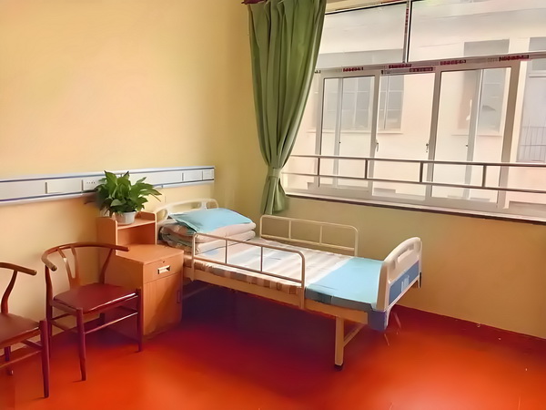 「女性互助」大潮中，为什么《花漾》要呈现女性关系中的「毒性」成分？